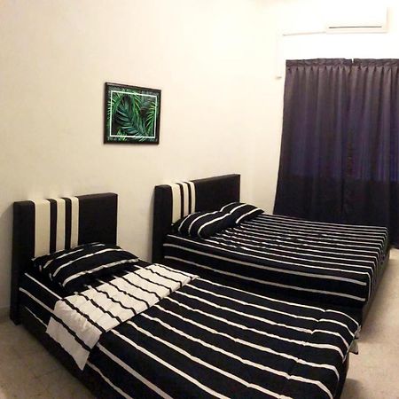Panda Homestay Seremban Esterno foto
